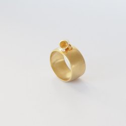 Ring Espresso Deluxe, 18 kt. Gelbgold Tasse mit Brillant-Tropfen 0,02 ct., Unikat